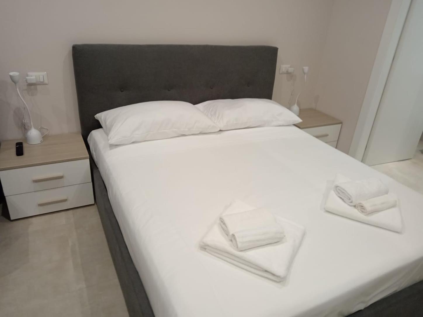 Gambara Metro Apartment Milano ภายนอก รูปภาพ